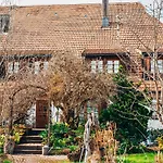 Apartment Schweizerblick - Denkmalgeschuetzes Haus In Ruhiger Lage - Grosser Garten Und Mit Charme Eingerichtet - Ideal Fuer Familien, Paare & Hund *