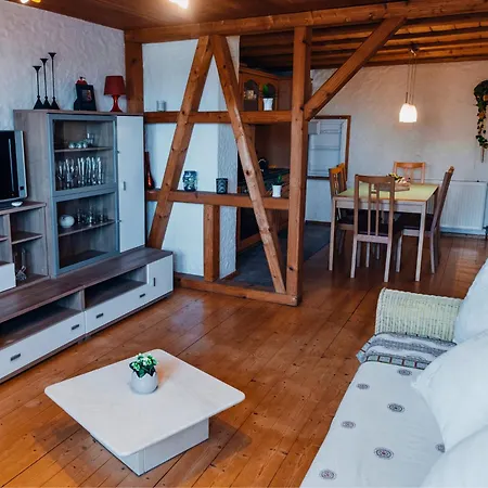 Apartmán Schweizerblick - Denkmalgeschuetzes Haus In Ruhiger Lage - Grosser Garten Und Mit Charme Eingerichtet - Ideal Fuer Familien Mit Kleinen Kindern, Familien Mit 1-2 Hunden *
